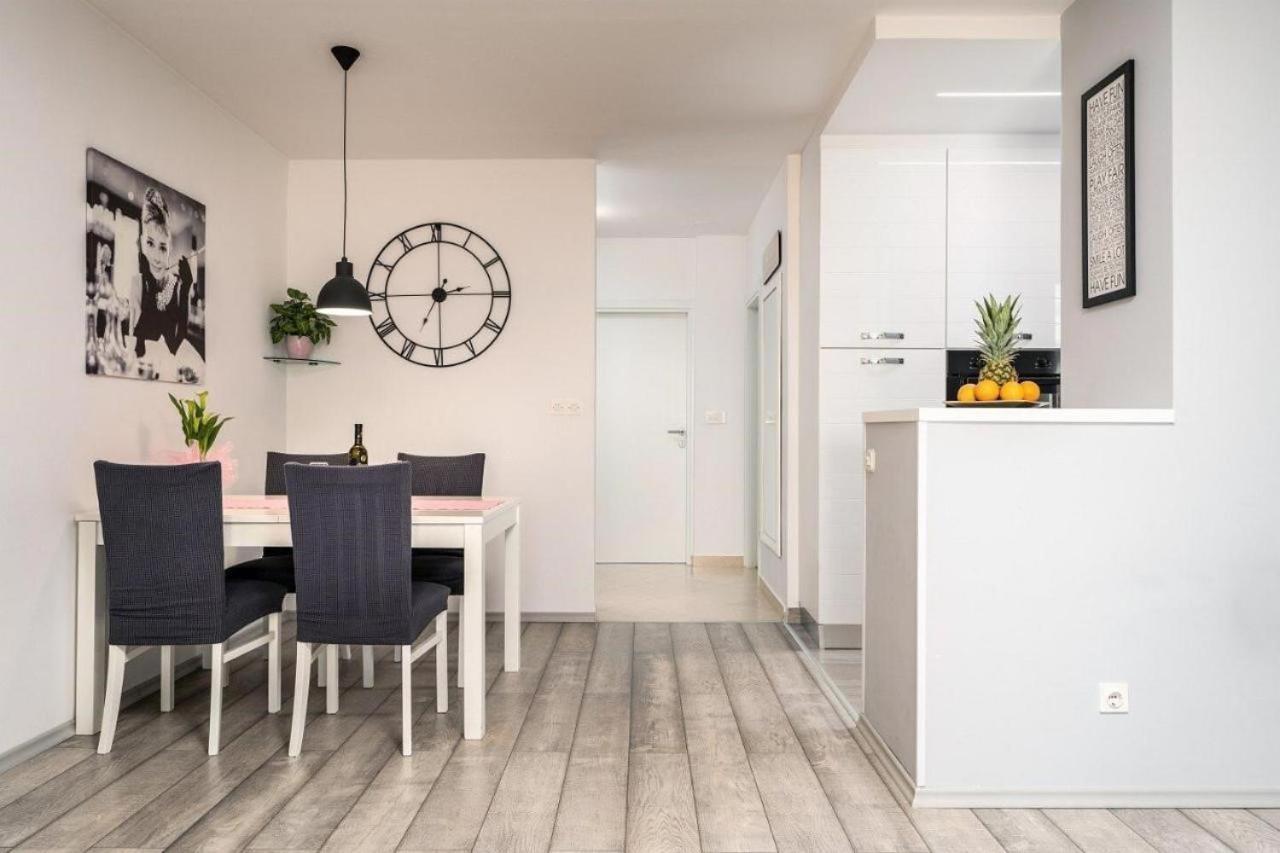 Apartment Dinora *